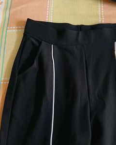 Chic Black Flared Leggings