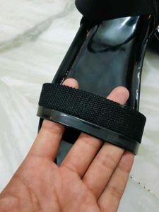 Black Flats Sandals For Womens