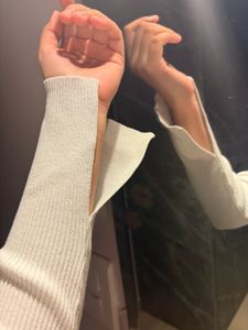 Ribbed knit V-neck crop top