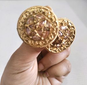 High Quality Golden Studs
