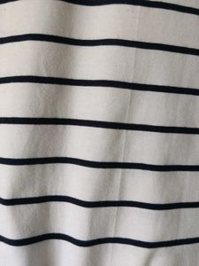Stylish Men&#39;s Striped T-Shirt