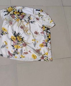 Harpa Beautiful Floral Top Just Tag Lost