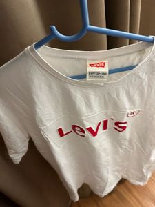 Levi's Graphic Tee