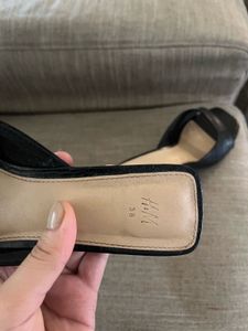 H&amp;M KITTEN HEELS