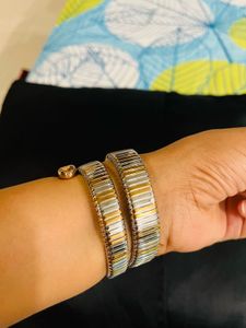 Stylish Women&#39;s Watch (Battery Needed)