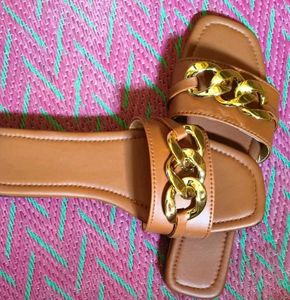 Chain Detail Tan Slides