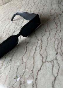 Sleek Black Retro Sunglasses