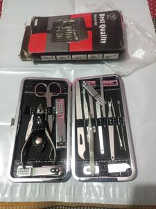 16 Piece Menicure Pedicure Kit