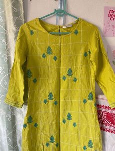 SALE:- Green Embroidered Kurta