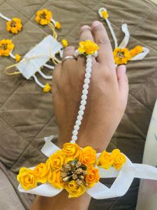 Floral Jewellery Set For Haldi And Carnival.