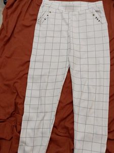 White Jegging Checkered