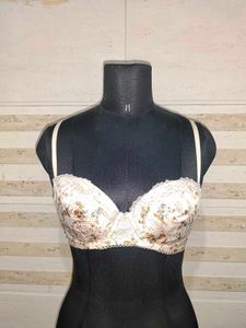 Victoria&#39;s Secret Floral Lace Trim Bra