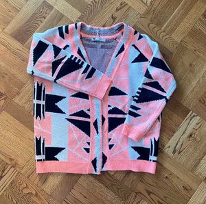 Geometric Knit Cardigan 🖤🪷