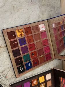 imagic eye shadow  delanci lip pallete