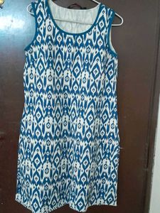 Blue N White Sleeveless Motifs Kurta,