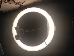 Tripod With Ringlight -