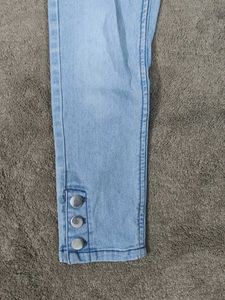 Girls&#39; Light Wash Denim Jeans