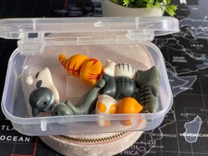 BHOOLU&amp;GOOLU Plastic Lazy Cats Showpiece