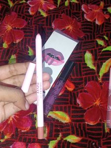 Kylie Lovebite +Kylie Kkw With Lipliner