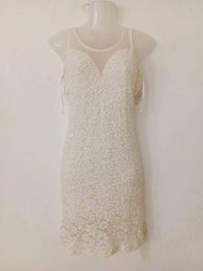 BEAUTIFUL WHITE DRESS