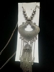 Silver Tone Fashion Necklace