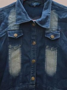 Women’s Cropped Denim Jacket – Washed Blue 🦋✨