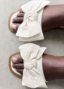 Zara flat leather sandals With Bow Size 2 (eu 35)