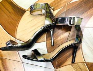 Sliver Colour High Pancil 👠 👠 Heels