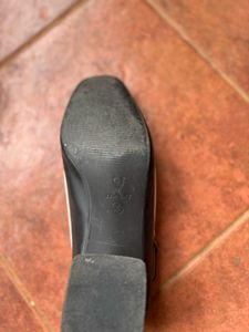 Allen Solly women black &amp; peach block pumps