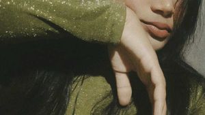 Olive Gree Glittery 🌟 Full sleeve Top