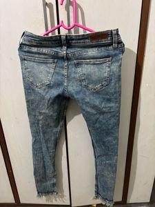 Acid Wash Frayed Hem Jeans