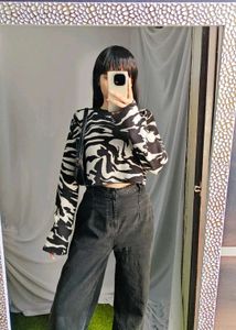 Zebra Print Cropped pullover (h&amp;m brand)