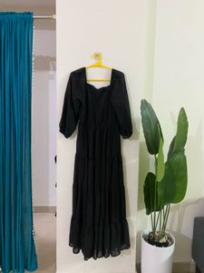 Elegant Black Tiered Maxi Dress