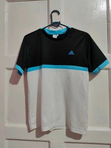 Adidas T-Shirt