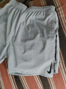 NIKE SHORT FOR MEN AND WOMEN BOTH FREE SIZE