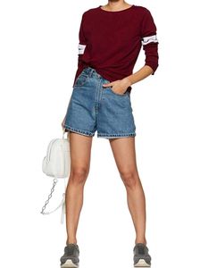 Very Comfortable Maroon With White Ti Shirt