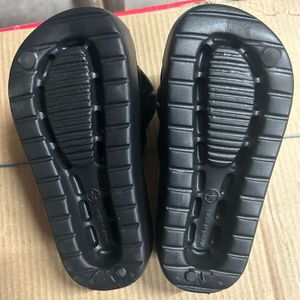 Black Bow Slides