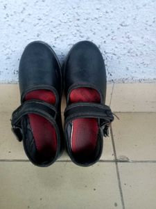 Girls Black School Shoes 8 no