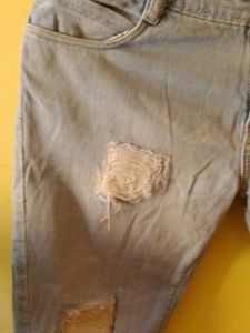 Short Ankle Length Ripped Jeans For Women