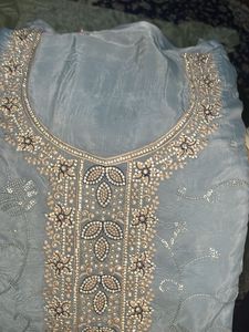 Elegant Pakistani Salwar Kameez