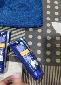 Combo Of New St Shampoo ,conditioner And Pouch Fre