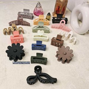 Rabiyacreation Banana Hair Claw&amp;Clips Matte Finish
