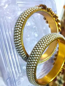 Traditional Kundan Pearl Bangles – Elegant Ethnic