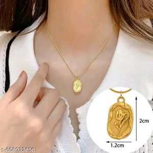 Gold Flower Pendant Necklace