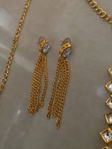 Elegant Gold-Tone Necklace &amp; Earrings