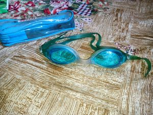 Swimming glass