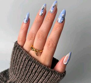 Daisy Dream Nails