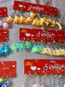 Excellent 144 Pieces Keychains At Best Price..