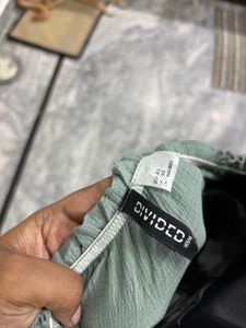 H&amp;M Green Crop Top
