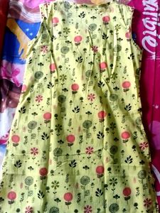 Srishti Girls Yellow Floral Printed Kurti 9-10 Years